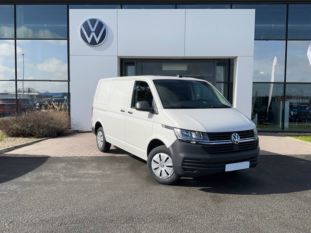 VOLKSWAGEN UTILITAIRES TRANSPORTER 6.1 VAN